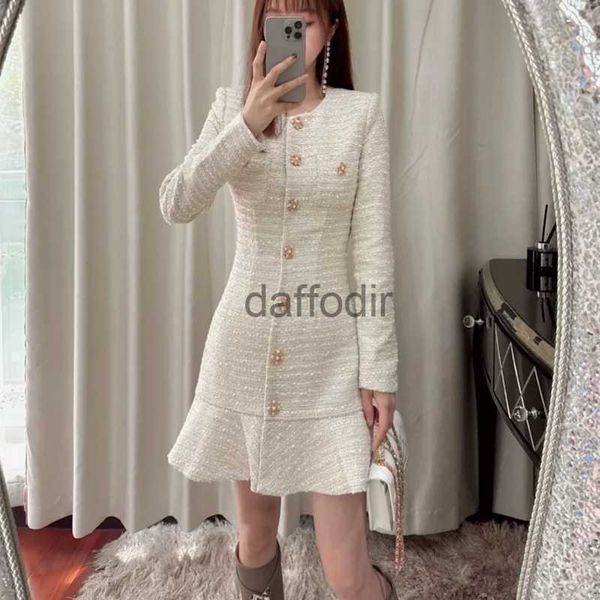 Robes décontractées de base Robe Tweed Little Fragrance Style britannique Col rond Manches longues OFF WHITE Underdress Couture Luxe 231212 240304