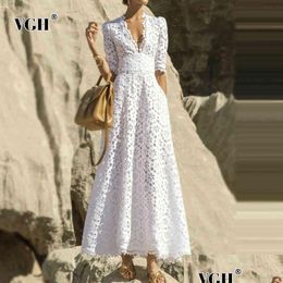 Robes décontractées de base élégante robe maxi blanche pour femmes col en V demi manches taille haute évider mince style automne mode 210507 Dheng