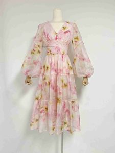 Robes décontractées de base Robe de fée haut de gamme French Break Skirt Mid Longueur Slim Fit Elegant and Grand Holiday Robe
