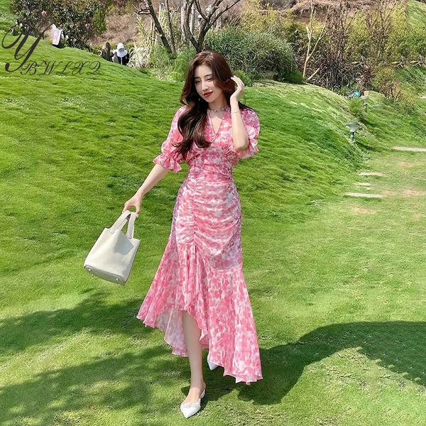 Vestidos casuales básicos Moda elegante Vestido floral rosa Estampado de gasa de verano Trajes de vacaciones de gama alta Cinturón con cuello en V Cintura delgada Sirena Vestidos de baile 230520