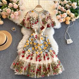 Vestidos casuais básicos Fashion Runway Summer Dress Feminino Manga Flare Bordado Floral Malha Elegante Oco Out Midi Dresses 230620