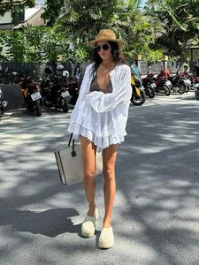 Basic casual jurken mode dames witte shorts set solide long slve shirt en shorts tweedelig sets 2024 zomer casual home highstrt lady outfit t240412