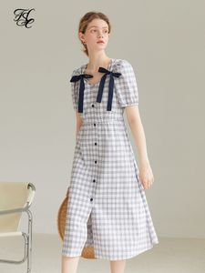 Robes décontractées basiques FSLE Bow V-Neck Plaid Shorts Sleeve Square Collar Dress Summer French Gentle Temperament Long Causal Women Dress 230710