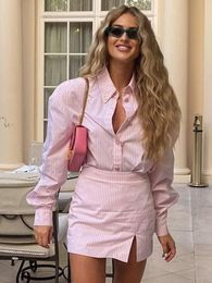 Eenvoudige casual jurken Jyate Mode Roze streep Tweedelige sets Damesoutfits Herfst Sexy shirts met lange mouwen Bijpassende miniroksets met hoge taille 230808