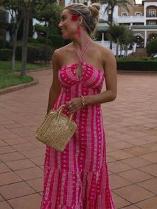 Basic casual jurken Long Beach Womens 2022 Boheemse gesneden geborduurde zomerjurk V-hals mouwloze strapless sexy midi-jurk J240224