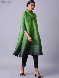 Basis Casual jurken Miyake geplooide sjaal kraaggradiënt Gedrukte jurk vrouwen 2023 Nieuwe herfst Dubai mode elegant losse plus size dames kleding yq240402