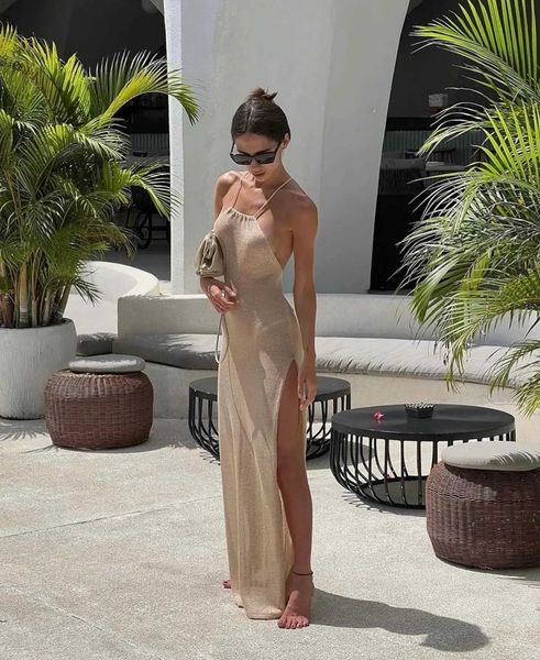 Robes décontractées de base Nouvelle perspective sexy robe de plage Hangle de vacances sans bretelles adaptée aux femmes sans dos élégant robe tricotée