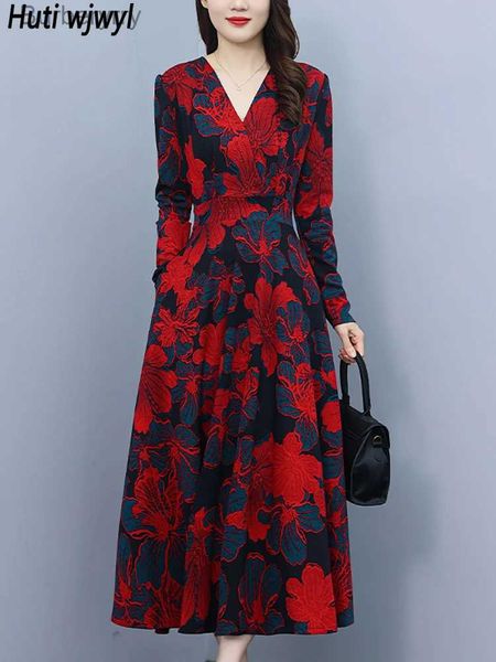 Robes décontractées de base Rouge Floral tricoté épais chaud tenue décontractée automne hiver femme élégante robe longue 2023 Vintage luxe moulante fête robe de nuit L231130