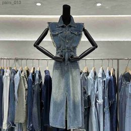 Vestidos casuais básicos retro angustiado borda sem mangas denim vestido feminino verão moda magro cintura alta dividir longo roupas femininas yq231025