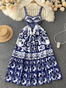 Vestidos casuales básicos Runway Summer Holiday Maxi Dress Mujer Spaghetti Shoulder Strap V-Neck Backless Blue and White Tile Printing Holiday Longitud Vestido 230710