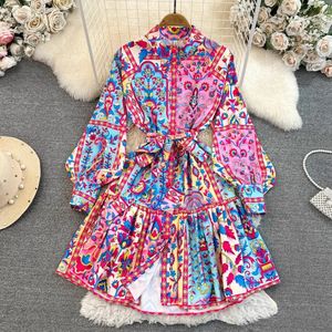 Robes décontractées de base printemps 2024 Piste de la couture Floral Imprimé vintage Robe Femme Femme Stand Lantern Sleeve Lacet Up Holiday Party Vestidos