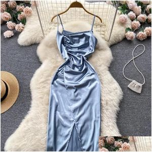 Robes décontractées de base Été 2024 Robe en satin pour femmes élégantes bretelles spaghetti sans manches froncées mince croix fendue y soirée longue Dhnrx