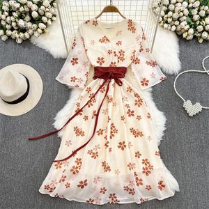 Robes décontractées basiques été femmes Vintage fleur imprimé robe taille à lacets col en v à manches courtes mi-longueur dames robe trapèze élégant Vestidos Mujer 2024