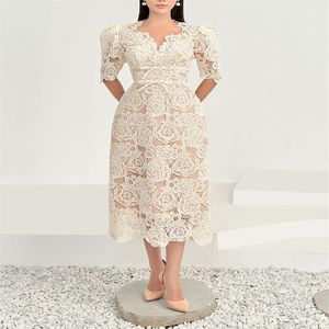 Robes décontractées de base robe de champignon d'arbre été femmes évider mode solide simple boutonnage Ladeis Chic robes à volants 2024222E