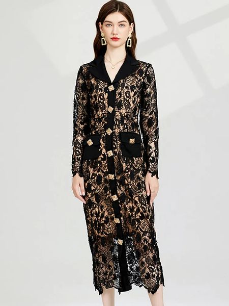Robes décontractées de base Vintage robe en dentelle noire femmes simple boutonnage col en V robes élégantes dame bouton doré fleur creuse robe moulante 2024