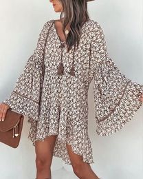 Basis Casual jurken Women Loose Summer Spring Long V Hals Ditsy Floral Print Bell Sleeve Tassel Swing Dress Drawing Flower Mini 230817