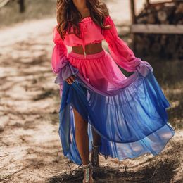 Vestidos casuales básicos Conjuntos de dos piezas para mujer Conjuntos Vestido de playa de color degradado Boho Hombro con hombros descubiertos Manga larga Blusas cortas con cordones Falda maxi con volantes 230719