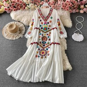 Basis Casual jurken Women Vintage Dress Boheemse etnische Holiday Jade Dress Spring Borduurde V-Neck Beach Jurk Sundress Casual geplooide Vestidos 240419