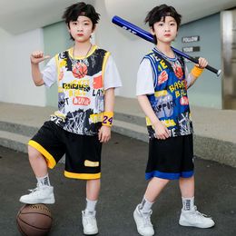 Jerseys de baloncesto Summer de manga corta para niños Jersey Set de deportes, traje grande, traje de entrenamiento de secado rápido de dos piezas falsos para hombres