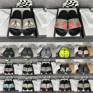 Sandalias de zapatillas para mujer para hombre, chanclas de playa Vintage para mujer, sandalias de verano para el hogar para hombre, zapatillas de baño, chanclas clásicas a cuadros negras, PANTOUFLE Floral