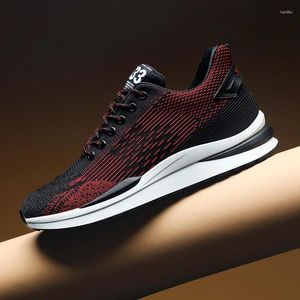 Chaussures de basket-ball à semelles épaisses en maille rehaussée pour hommes, chaussures de course respirantes, de sport, à la mode et confortables et décontractées, automne 2024