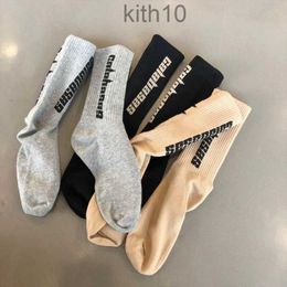 Chaussettes de basket-ball Sukat Designer Mans Womans Coton Style de loisirs Tide Street 6 couleurs Meilleur design Ins Hot Christmas Hippop Man Chaussettes Sokken NWFD