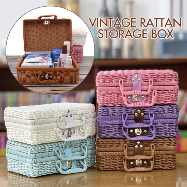 Pankets Retro Blue / White Rattan Suitcase Portable Boîte-cadeau tissée Portable Boîte de rangement cosmétique en osier Roard Pique-nique Paniers à la maison Storage