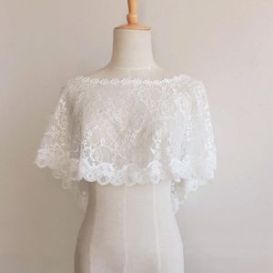 Appliques en dentelle de cou Femmes Cape Wedding Vestes de châle