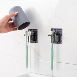 Juego de accesorios de baño, 1/2 Uds., soporte de cepillo de dientes ABS con organizador de tazas, gancho para colgar en la pared, accesorios de baño, artículos de tocador, pegatina para cepillo