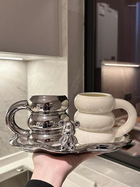 Juego de accesorios de baño, artículos de tocador de baño, Kit de galvanoplastia de cerámica, bandeja de almacenamiento de tazas, decoración de tazas de marca plateada/crema