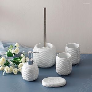 Bath Accessoire Set Europese keramische badkameraccessoires Home Relief Decoratieve desktop mondbeker Sets Moderne eenvoud Vierdelig