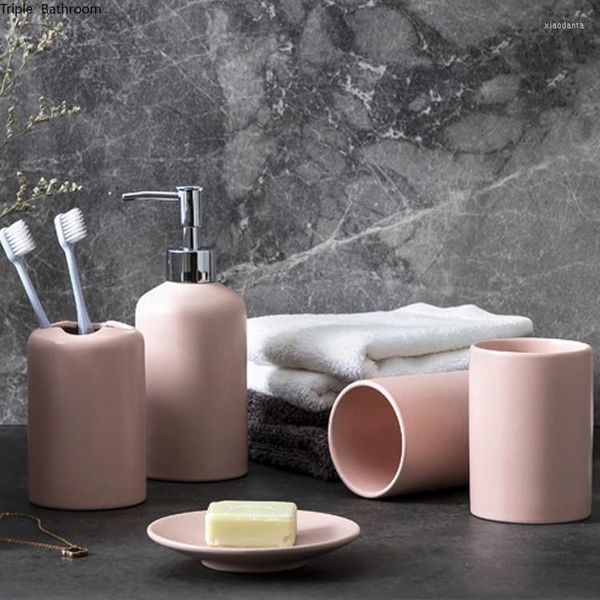 Ensemble d'accessoires de bain Style européen Fournitures de lavage Céramique Rose Gargle Cup Porte-brosse à dents Distributeur de savon Plat Maison Salle de bains Cinq pièces