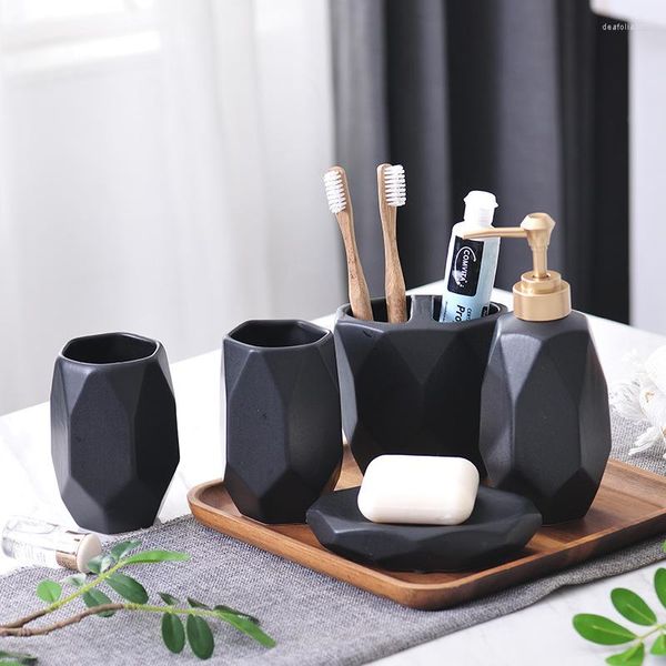 Ensemble d'accessoires de bain cinq pièces articles de toilette pour salle de bain porte-brosse à dents électrique noir et blanc créatif accessoires de maison en céramique nordique