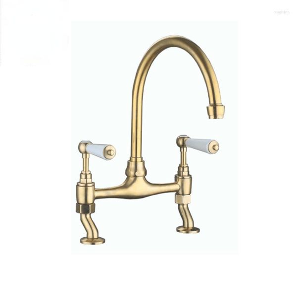 Conjunto de accesorios de baño Puente de alta calidad Doble manejo antiguo Luxury Brass Gold Kitchen grifo