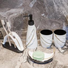 Ensemble d'accessoires de bain Style nordique plume forme résine salle de bain lumière luxe Portable distributeur de savon plat porte-brosse à dents tasse Kit