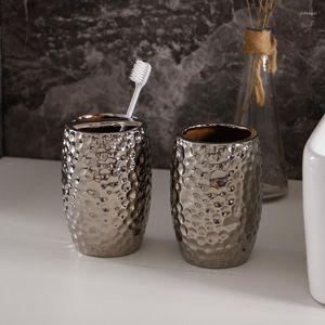 Ensemble d'accessoires de bain, tasse de brosse à dents, tasses de lavage en céramique, pour couples, placer le support, bosse argentée, tendance et créativité, fournitures de salle de bain rétro