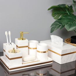 Ensemble d'accessoires de bain Volakos, accessoires de salle de bains en marbre naturel blanc, distributeur de savon de luxe doré, plateau à vaisselle, boîte à mouchoirs