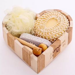 Baignoires Broussies époux 6 pcs Promotionnels Boîte cadeau en forme de coeur en bois Sponge / peigne en bois / brosse de massage / Spa / Bath Gift 0107