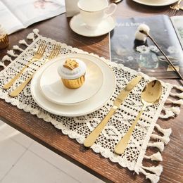 Mats de baño Plátanos de mesa bordados Corredor de mesa: Crochet 2pcs Cup Mat Jarrón Decoraciones para el banquete de boda