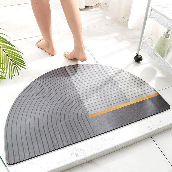 Tapis de bain Mode Technologie Velours Tapis Semi-circulaire Salle De Bains Paillasson Absorbant Séchage Rapide Pied Salle De Douche Sol Antidérapant