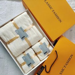 Badhanddoek set van 3 stuks koraal fluweel designer handdoekletter gezicht handdoeken
