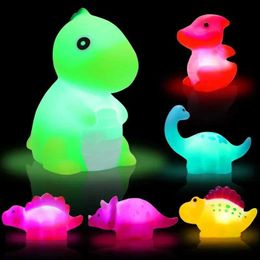 Toys de bain 1/6 bébé mignon animal douche jouet natation du jeu d'eau LED jouet léger ensemble flottant induit un dinosaure brillant cadeau amusant cadeau d240522