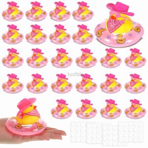 Jouets de bain 24 set Summer plage drôle co-boy caoutchouc canard mini-canard jaune baignoire baignoire baignoire douche jouet de canard pour l'anniversaire de la piscine de la piscine D240507