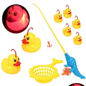 Jouets de bain 9 pièces ensemble jeu de pêche au canard à induction bébé pour enfants pulvérisation d'eau avec lumière natation en plein air 221118 livraison directe maternité S Dh9Nm