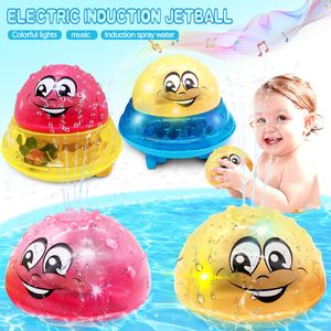 Jouets de bain bébé jet d'eau tourner avec lumière musique douche piscine enfant en bas âge natation salle de fête LED ing Childen 230307