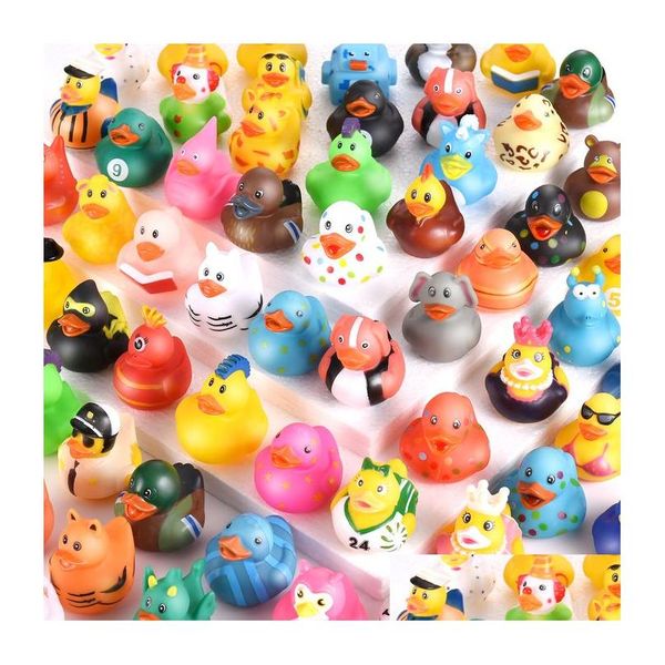 Jouets de bain Canard en caoutchouc 25 Pack Enfants Baignoire Flotteur Gâteau Décor Anniversaire Cadeau École Classe Prix Trick Or Treat Décoration De Voiture 221118 Drop Ot50F