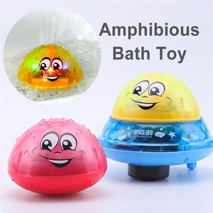 Jouets de bain Spray Water Light Rotation avec douche Piscine Enfants Jouets pour enfants Enfant Natation Party Salle de bain LED Jouets LJ201019