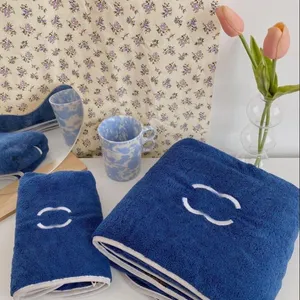 Badwarmer Designer Handdoek Handdoek Strandmode Washandje Washandjes Handdoeken Combinatieset die water absorbeert en snel droogt D2304195S