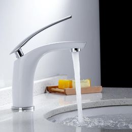 Robinet de salle de bain robinets de bassin de robinet d'eau whitechromeblack cascade montée à la chute froide et mélangeur à poignée unique de bain d'eau 1504209