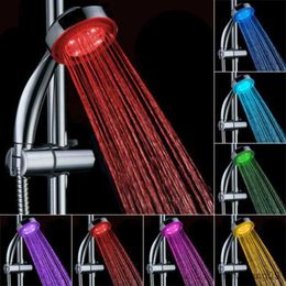 Badkamer Douchekoppen Kleur LED Licht Douche Geen Batterij Automatische Gloeiende Kleur Veranderende Douchekop voor Romantisch Automatische Badkamer Decor R230627